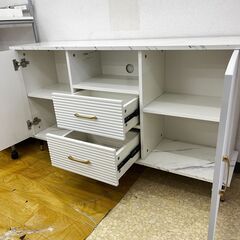 洋風 サイドボード キャビネットの画像