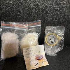 トイプードル毛玉入れキーホルダーの画像
