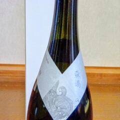 美しい日本酒瓶の画像