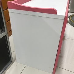 チェスト（ピンク）の画像