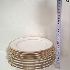 ケーキ皿／白地金縁／使用感あり／引き出物の画像