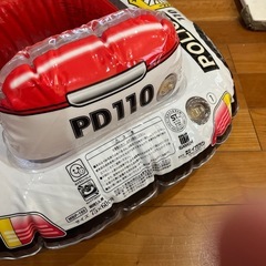 パトカー　浮き輪の画像