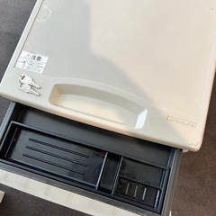 鍵付き　デスクワゴン　キャビネット　okamura の画像