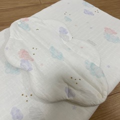 そのまま寝かせられる抱っこ布団の画像