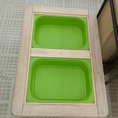 IKEA　ローテーブル　プラケース収納付きの画像