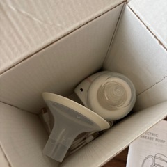 全自動搾乳機　搾乳機　産後　赤ちゃん　母乳　充電器ありの画像