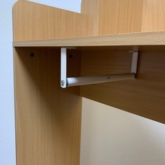 洋服掛け&棚とデスクセット（椅子なし、木製）の画像