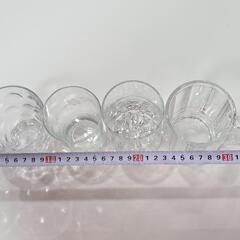 グラスコップ4つの画像