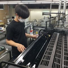オフセット印刷機での印刷作業！月給30万円以上！未経験者大歓迎！1からていねいに教えます。の画像
