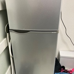 SHARP製2ドア冷蔵庫の画像