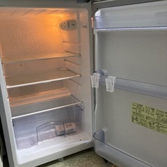 SHARP製2ドア冷蔵庫の画像