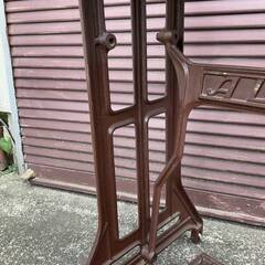 ミシン足テーブル1の画像