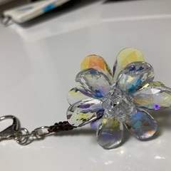 新品未使用　美品　サンキャッチャー　クリスタル　ガラス　フラワー　キーホルダーの画像