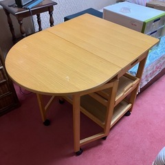 キャスター付 折り畳みテーブルの画像
