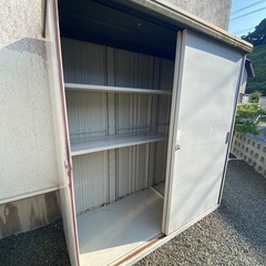 8/23まで　屋外用　スチール 物置　の画像