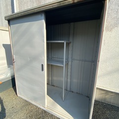 8/23まで　屋外用　スチール 物置　の画像