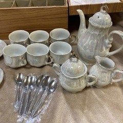 pearl china ティーカップ ソーサー ミルクポット シュガーポット ティーポット ティースプーン レトロ アンティーク インテリアの画像
