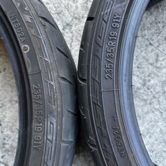 NITTO NT555 235/35R19 21年製　2本のみの画像
