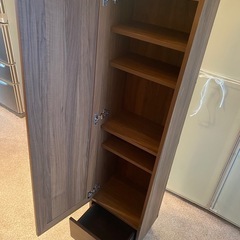 収納棚　鏡付きの画像