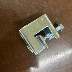 ボルト吊り金具の画像