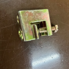 ボルト吊り金具の画像