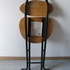 木製の折りたたみイスの画像
