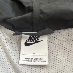 NIKEウインドブレーカーの画像