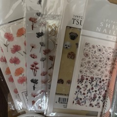 ネイルパーツ　詰め合わせの画像