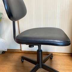 コクヨ　キャスターチェアの画像
