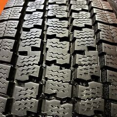 TOYO DELVEX M935 205/70R17.5 115/113N LT 17.5インチ ライトトラック用 スタッドレス 6本 24年製 バリ溝 エルフ ダイナ等　(KTS247) の画像