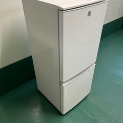 SHARP 冷凍冷蔵庫の画像