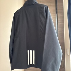 adidas 中綿ナイロンジャケットの画像