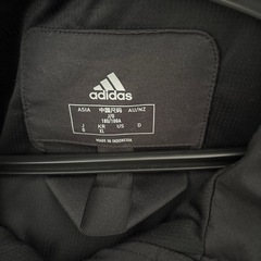 adidas 中綿ナイロンジャケットの画像