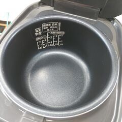 品質保証☆配達有り！4950円(税込み）アイリスオーヤマ 3合炊き マイコンジャー炊飯器 2023年製 ブラックの画像