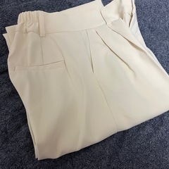 ビシルエットテーパードパンツ mysty woman 111385 ホワイト 白の画像