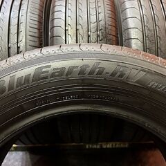 【走行短め】YOKOHAMA BluEarth-RV RV03 215/60R17 17インチ 夏タイヤ 4本 24年製 アルファード ヴェルファイア C-HR等　(VTI214) の画像