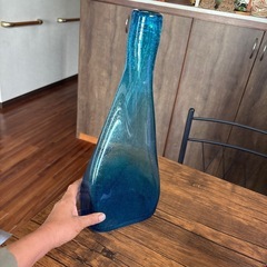 琉球ひねりガラス花瓶の画像