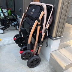 ペットカート【海外輸入品】　Enzo Pet Strollers  RESIN耐荷重〜34kgまで　折りたたみ可の画像
