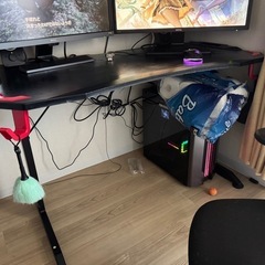 パソコンテーブルの画像