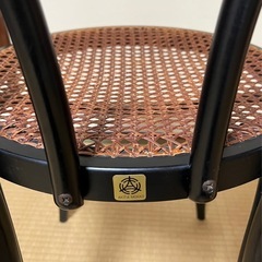 秋田木工　軽量木製椅子　籐の座面の画像