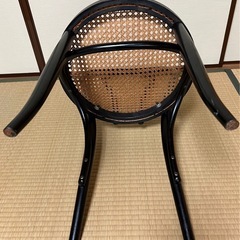 秋田木工　軽量木製椅子　籐の座面の画像