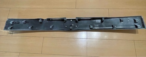 30プリウスリア　ガーニッシュカスタマイズ品
