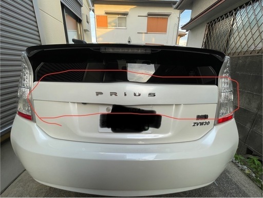 30プリウスリア　ガーニッシュカスタマイズ品