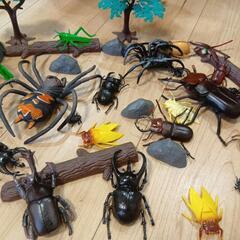 昆虫フィギュアの画像