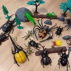 昆虫フィギュアの画像
