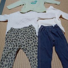 ベビー服　長袖シャツ　ズボンの画像