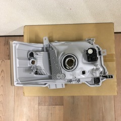 トヨタ  ハイエース200系左ライト❗️の画像
