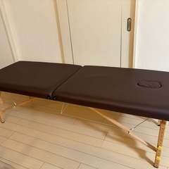 【新品同様】折りたたみマッサージベッドの画像
