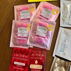 エイボン　ミネラルクレンジング・マイクロホイップクレンザー　化粧品サンプルの画像