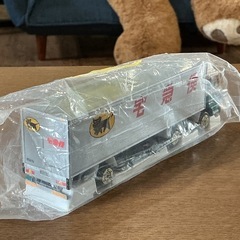 かっこいいミニカー🚛 クロネコヤマトのトラック模型 ヤマト運輸のミニカー 宅急便 大型トラック 10t車 新品✨ グレー 肌色 緑の画像